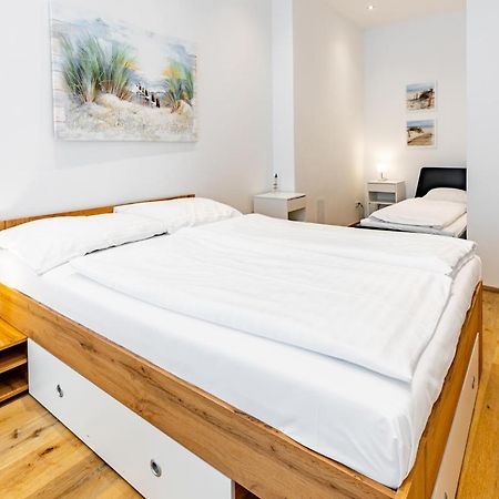 Budget Rooms West With Shared Kitchen Wien Eksteriør billede