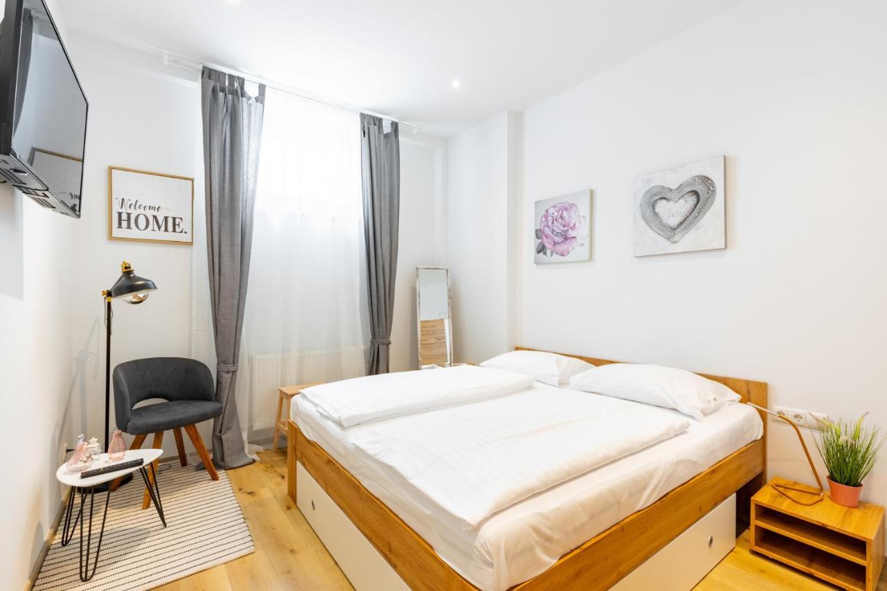 Budget Rooms West With Shared Kitchen Wien Eksteriør billede