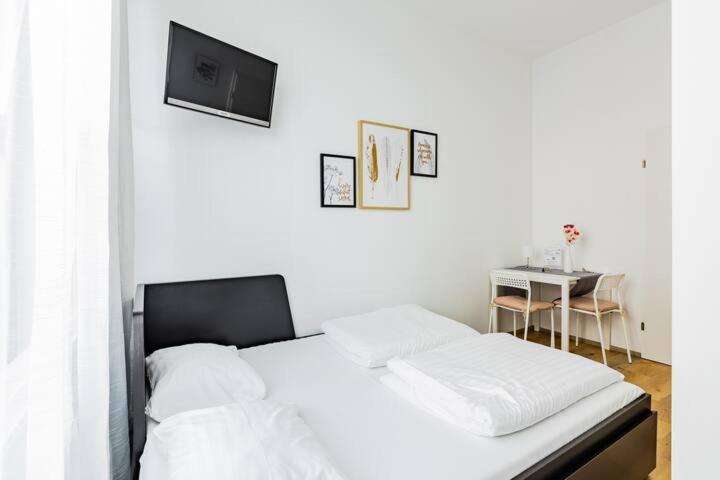 Budget Rooms West With Shared Kitchen Wien Eksteriør billede