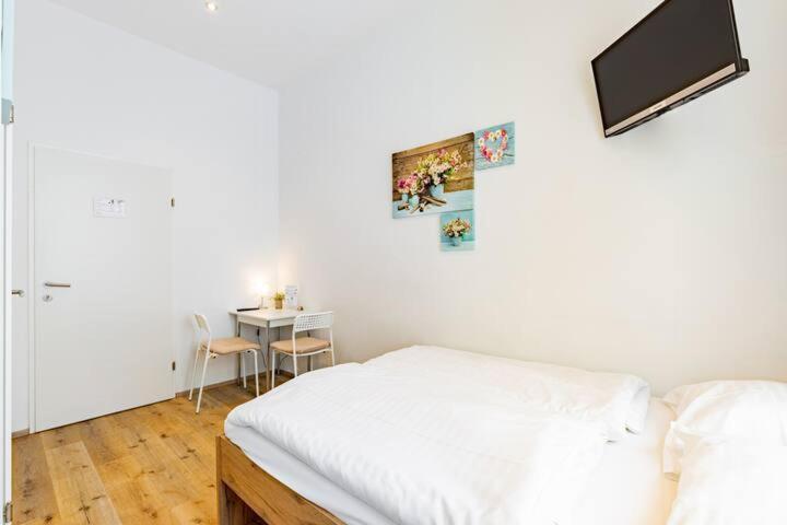 Budget Rooms West With Shared Kitchen Wien Eksteriør billede