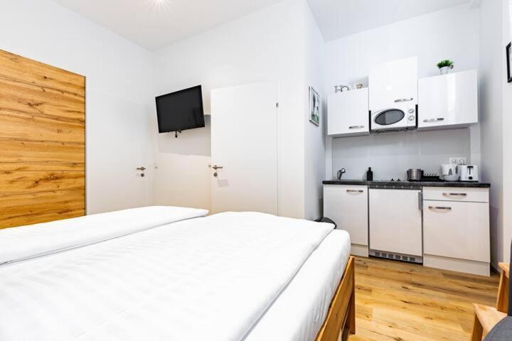 Budget Rooms West With Shared Kitchen Wien Eksteriør billede