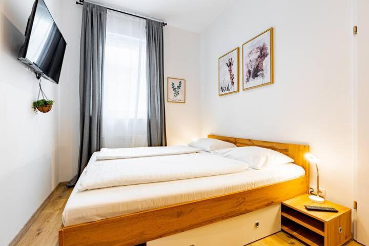 Budget Rooms West With Shared Kitchen Wien Eksteriør billede