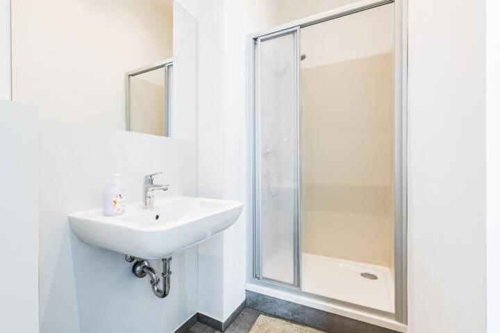 Budget Rooms West With Shared Kitchen Wien Eksteriør billede