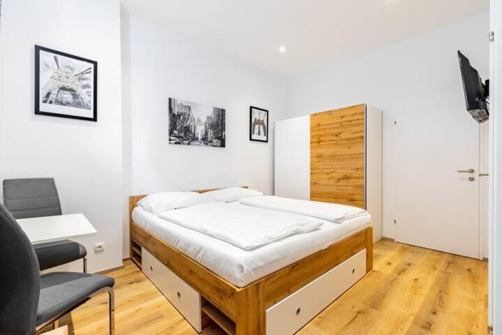 Budget Rooms West With Shared Kitchen Wien Eksteriør billede