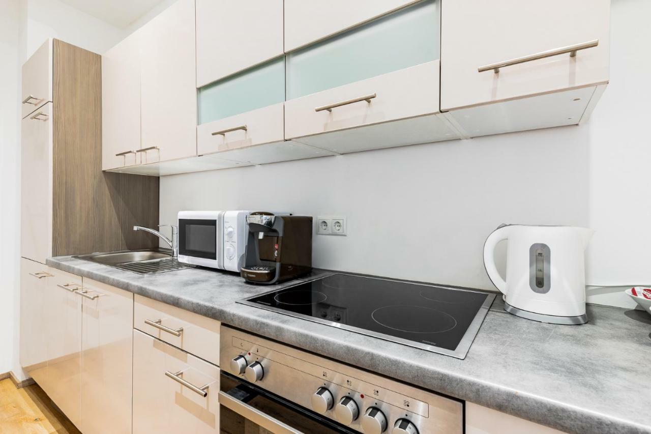 Budget Rooms West With Shared Kitchen Wien Eksteriør billede