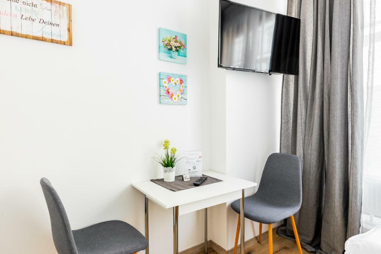 Budget Rooms West With Shared Kitchen Wien Eksteriør billede