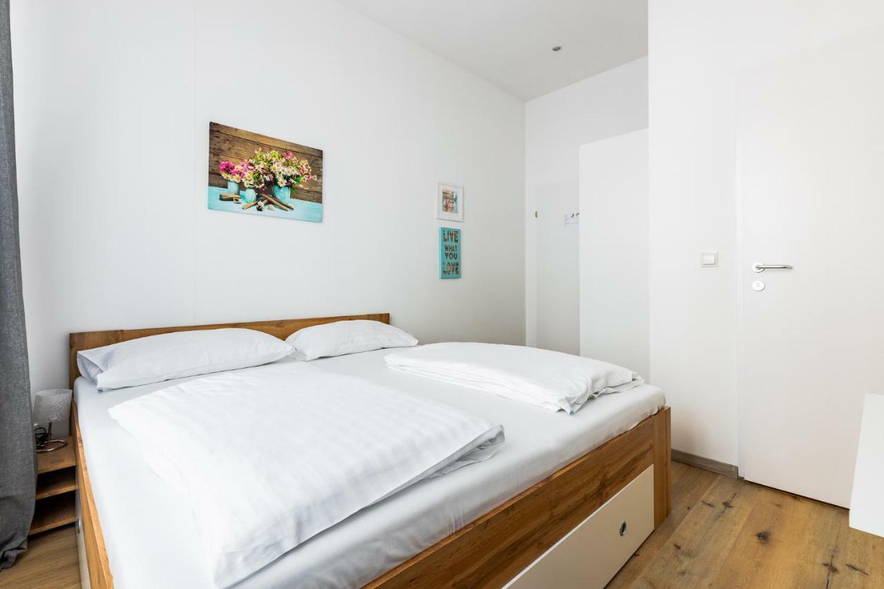 Budget Rooms West With Shared Kitchen Wien Eksteriør billede