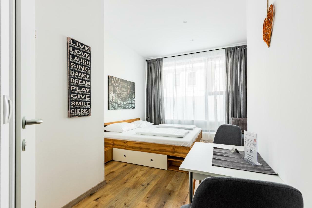Budget Rooms West With Shared Kitchen Wien Eksteriør billede
