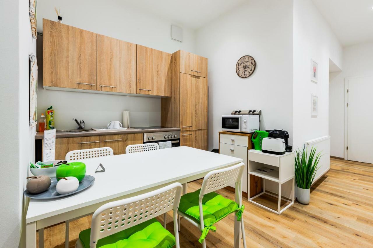 Budget Rooms West With Shared Kitchen Wien Eksteriør billede